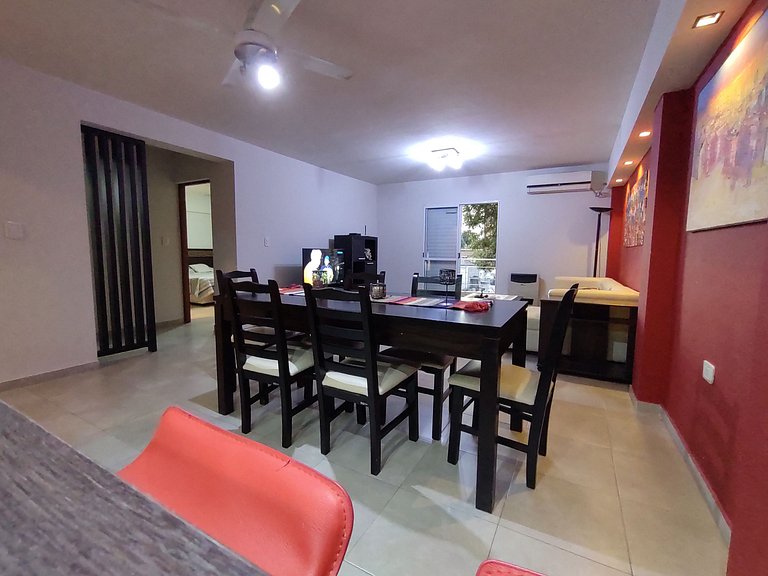 Amplio y moderno departamento