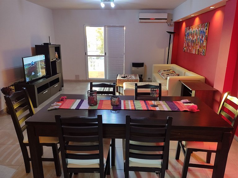 Amplio y moderno departamento