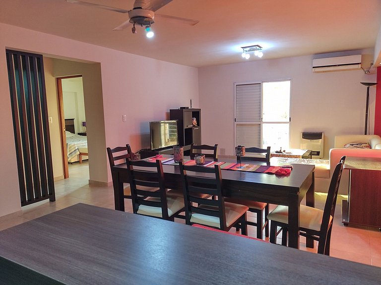 Amplio y moderno departamento