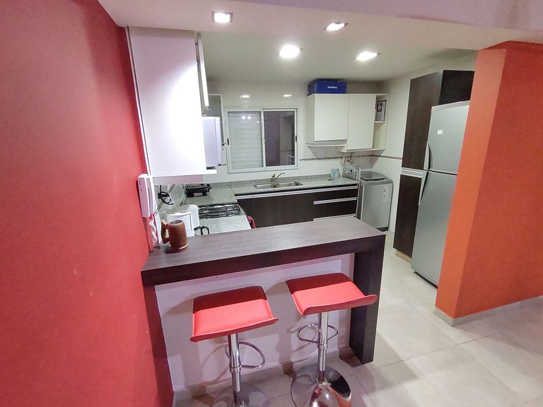 Amplio y moderno departamento