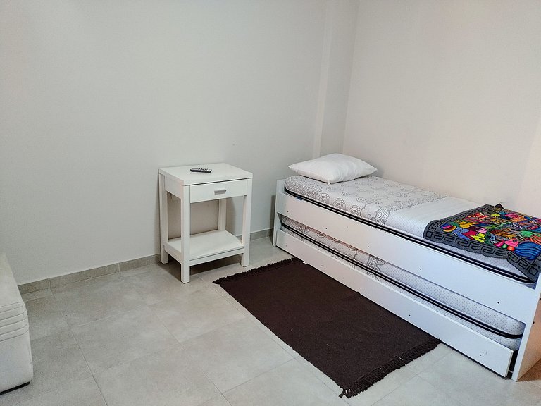 Amplio y moderno departamento