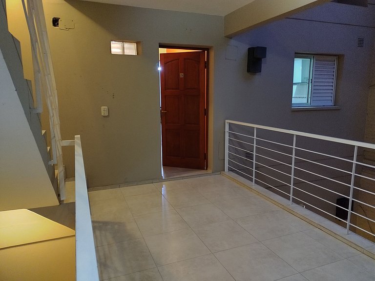 Amplio y moderno departamento