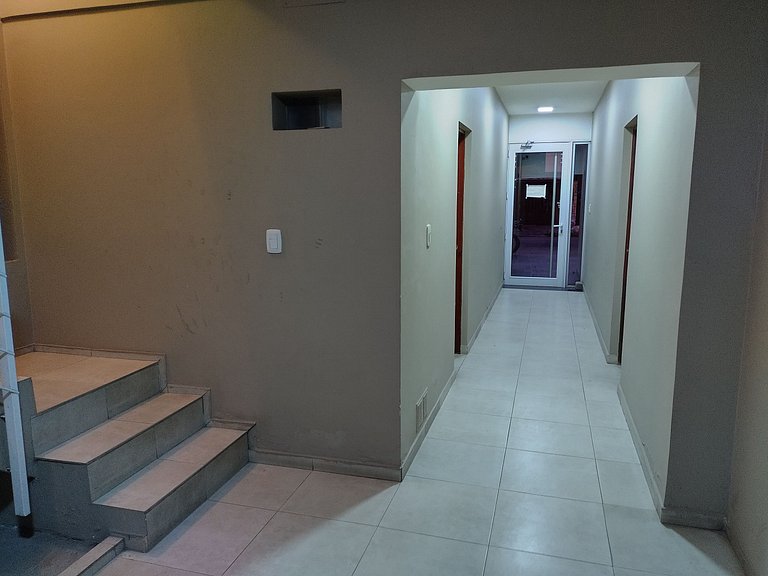 Amplio y moderno departamento