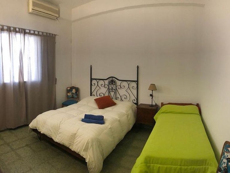 Con Garage - Casa Acogedora en el Centro de la Ciudad - (DT)