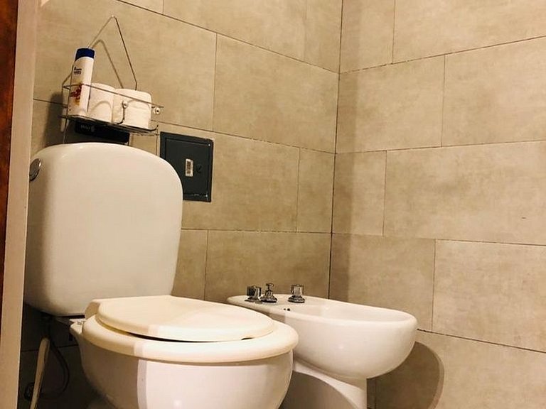 Con Garage - Casa Acogedora en el Centro de la Ciudad - (DT)