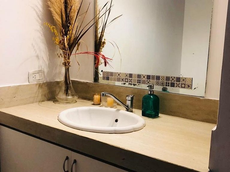 Con Garage - Casa Acogedora en el Centro de la Ciudad - (DT)