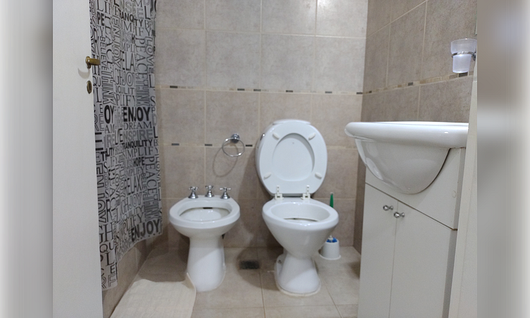 Pequeño, moderno, full equipamiento