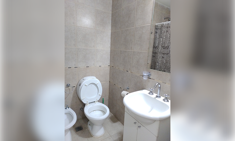 Pequeño, moderno, full equipamiento