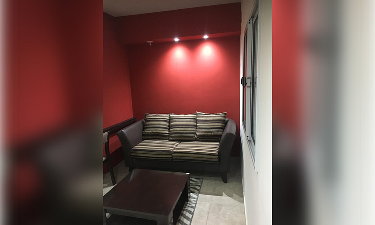 Pequeño, moderno, full equipamiento