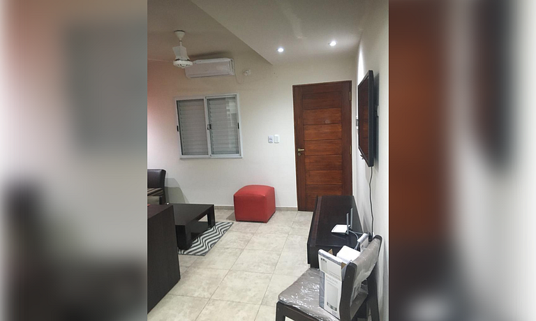 Pequeño, moderno, full equipamiento