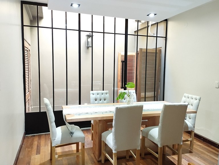 Casa de lujo cerca de Plaza Libertad, Santiago del Estero
