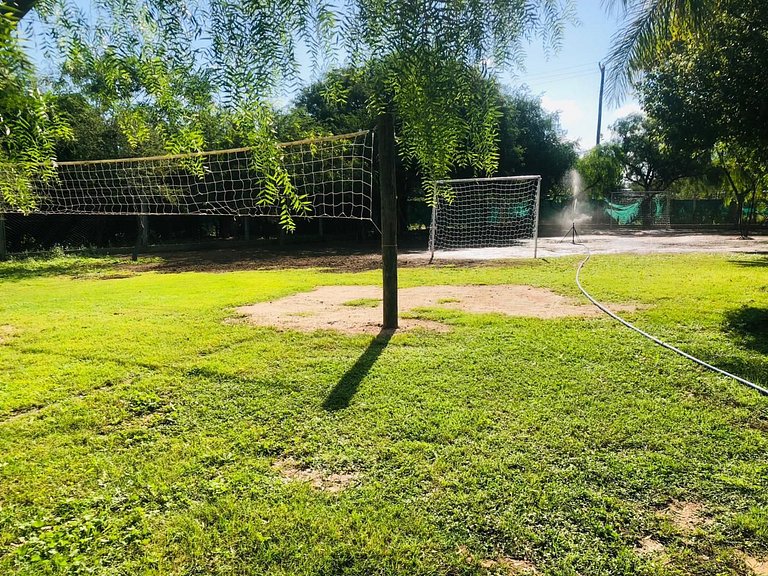 Cabaña Amarilla: Espacio para Grupos Grandes