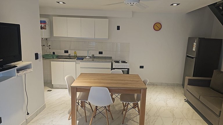 Dúplex acogedor – Con todos los servicios y excelente ubicac