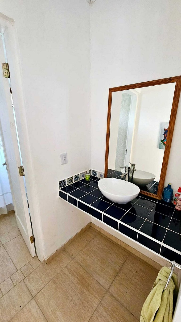 Casa colonial con piscina y rodeada de naturaleza