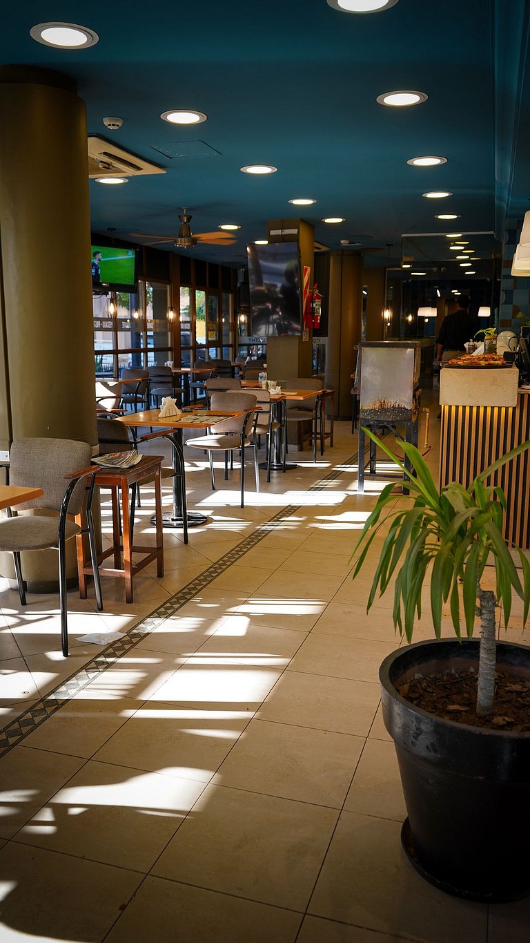 Habitación Quíntuple – Desayuno y Cochera
