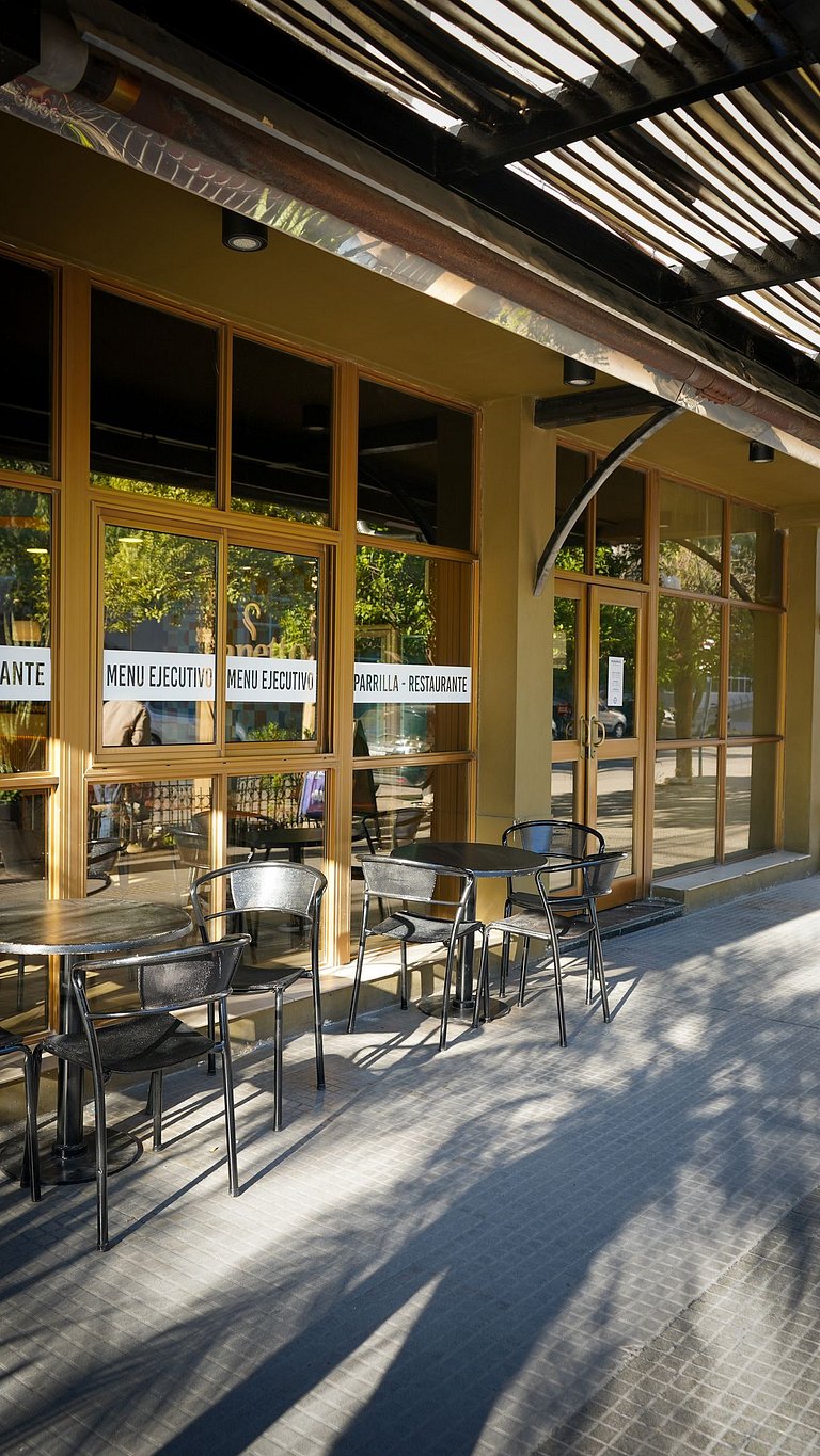 Habitación Quíntuple – Desayuno y Cochera