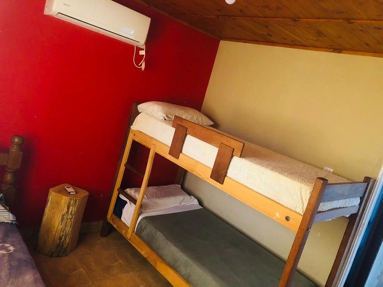 Cabaña Roja: Familiar