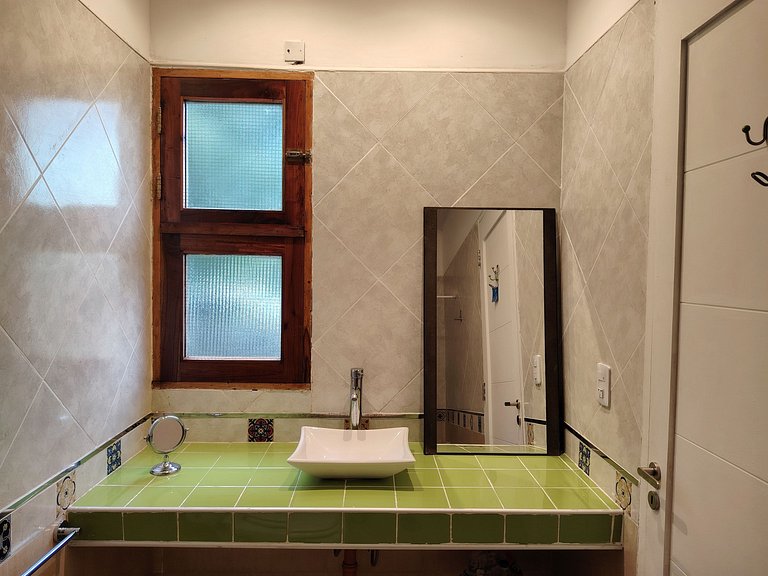 Casa colonial con piscina y rodeada de naturaleza