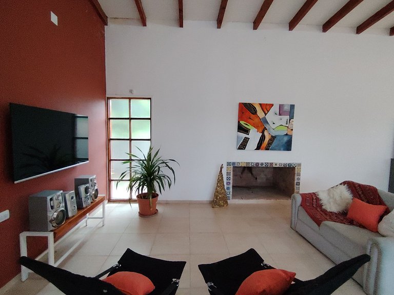 Casa colonial con piscina y rodeada de naturaleza - (FQ)