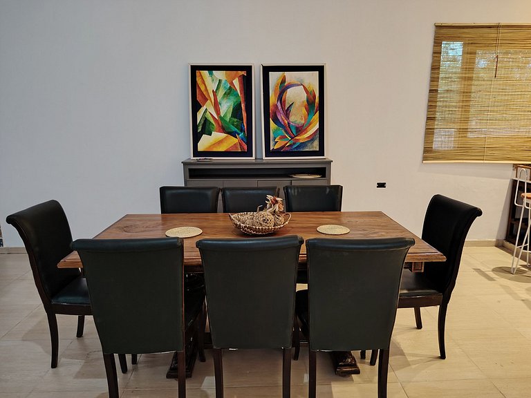 Casa colonial con piscina y rodeada de naturaleza