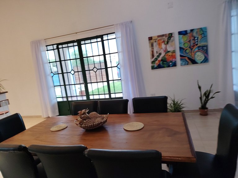 Casa colonial con piscina y rodeada de naturaleza