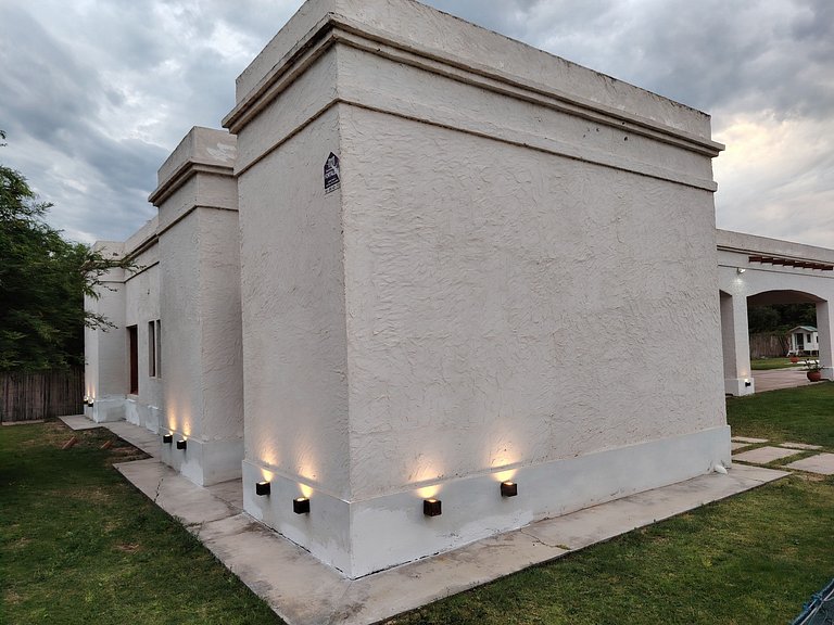 Casa colonial con piscina y rodeada de naturaleza - (FQ)