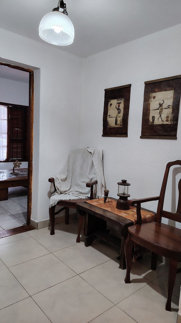Casa con Pileta · Aire en acondicionado - (DT)