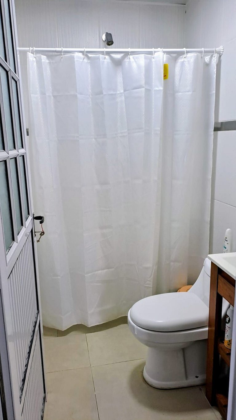 Monoambiente equipado para 2 · Cochera - (DT)