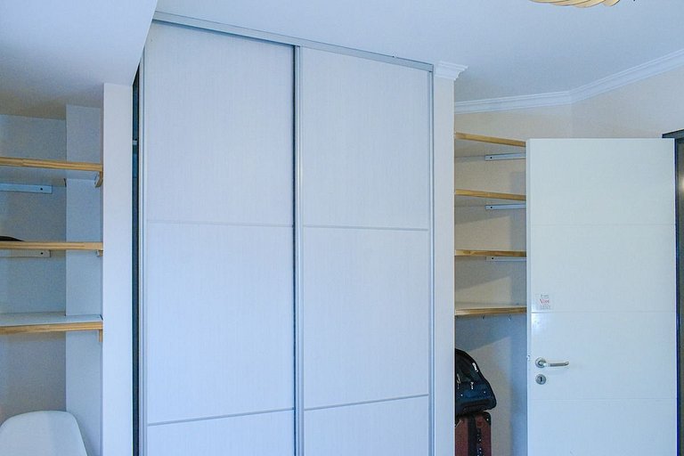 Departamento con balcón y pileta, B° Gral Paz, Córdoba