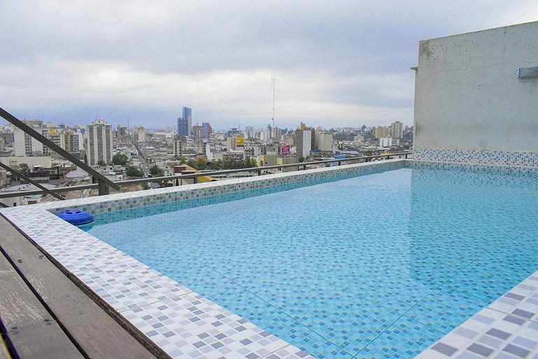 Departamento con balcón y pileta, B° Gral Paz, Córdoba