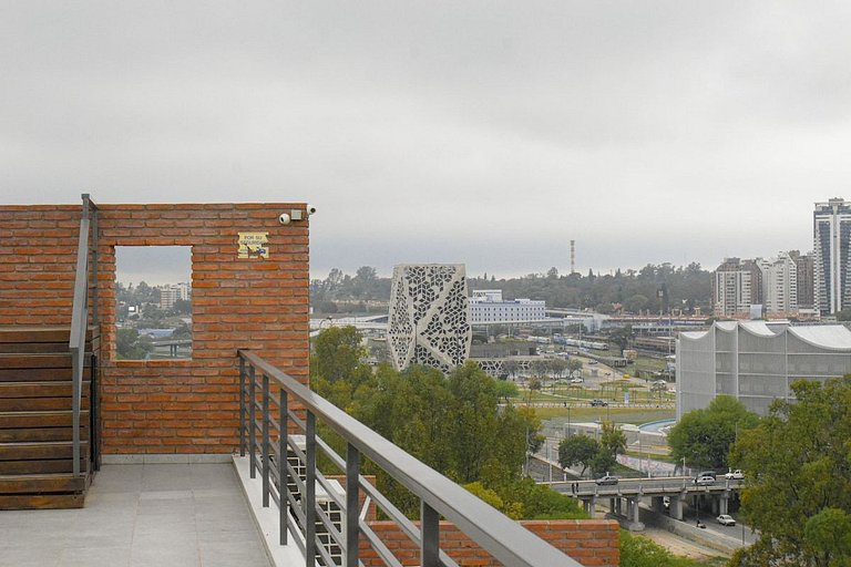 Departamento con balcón y pileta, B° Gral Paz, Córdoba
