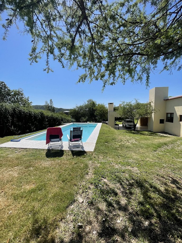 Casa con pileta en country de golf 18 hoyos