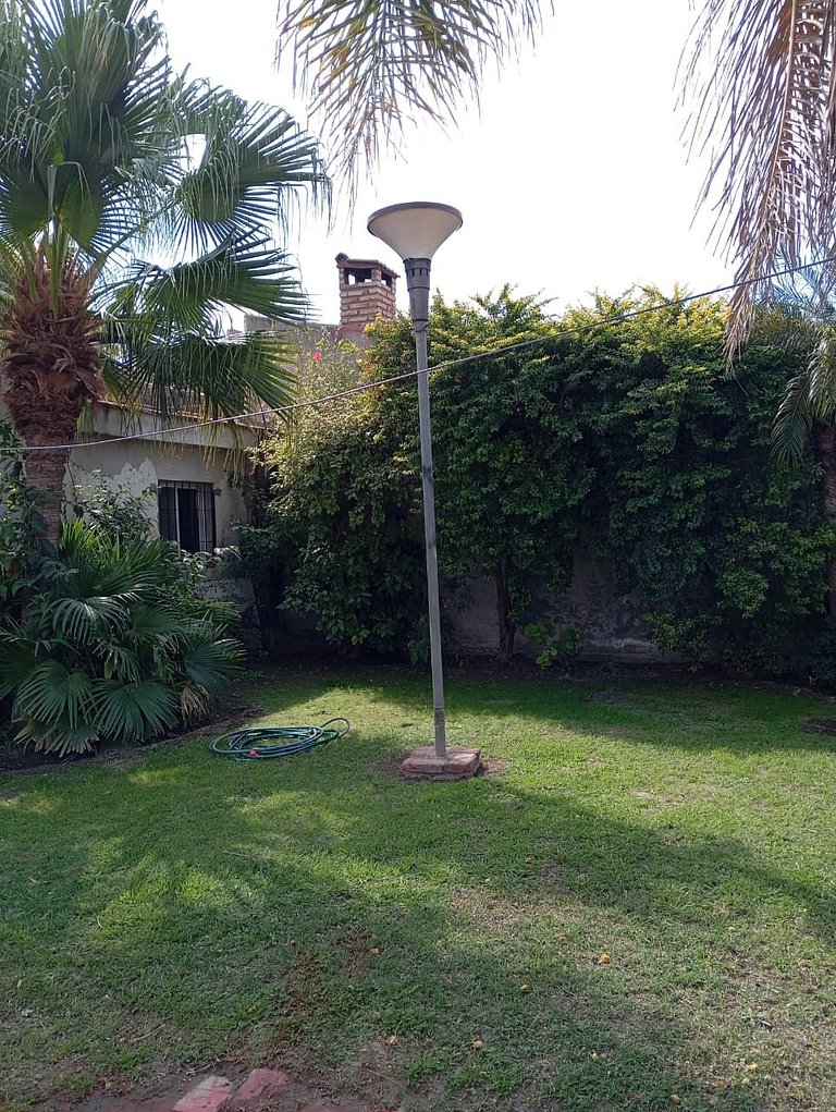 Casa con asador y garage en La Banda