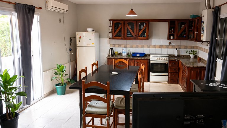 Casa con asador y garage en La Banda