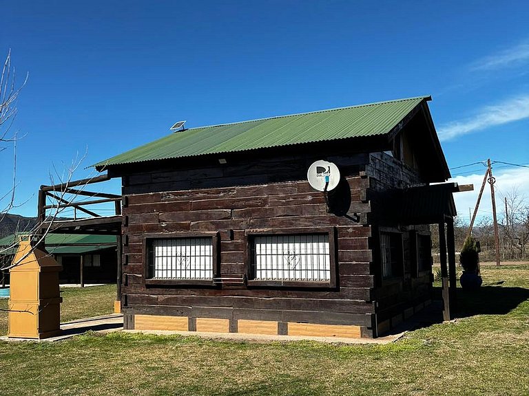 Cabana com churrasqueira, vista para o lago